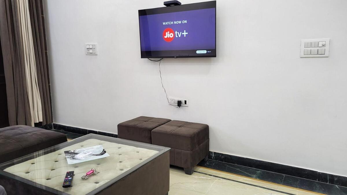 Vacationbuddy 3 Bedroom Paschim Vihar Jwala Heri