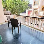 Vacationbuddy 3 Bedroom Home Paschim Vihar Jwala Heri