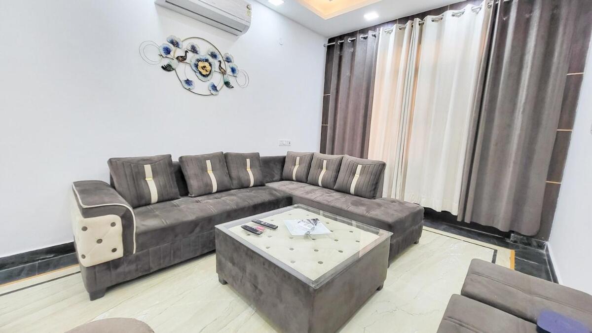 Vacationbuddy 3 Bedroom Paschim Vihar Jwala Heri