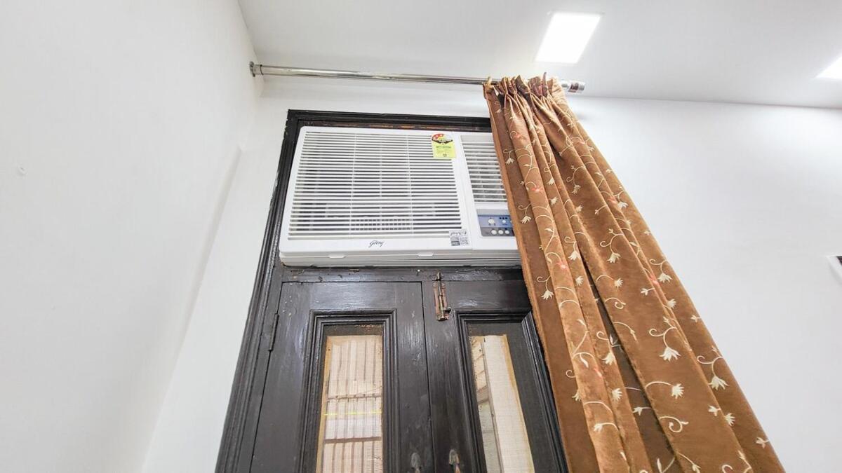 Vacationbuddy 3 Bedroom Paschim Vihar Jwala Heri New Delhi