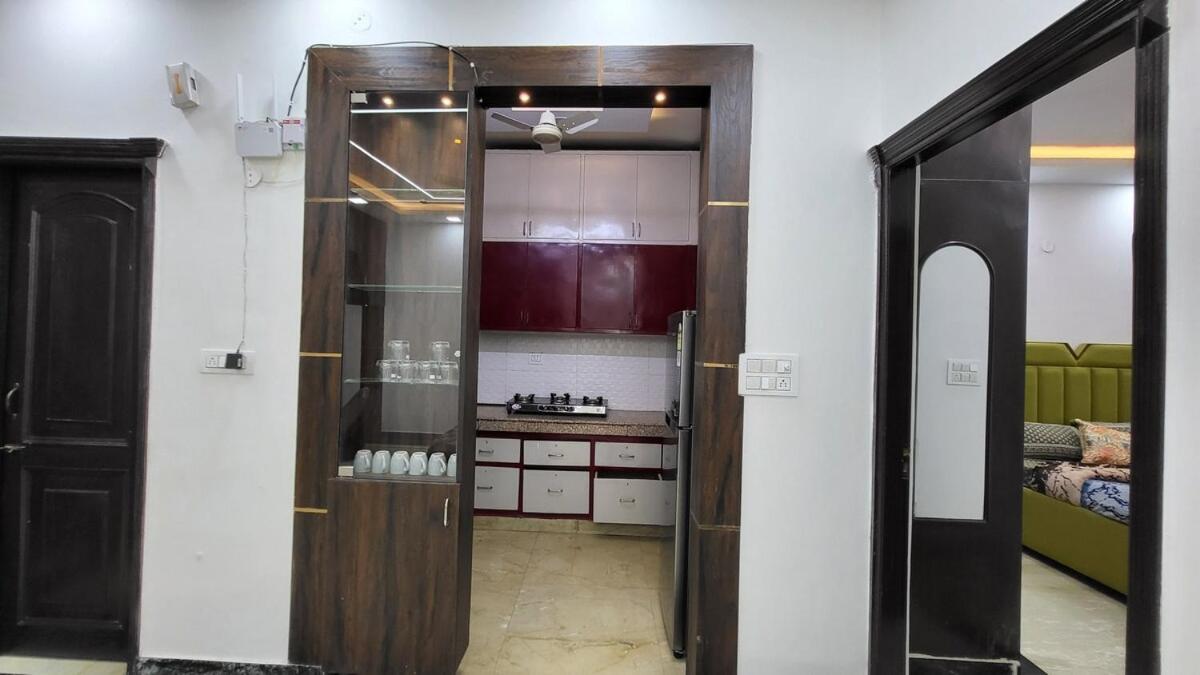 Vacationbuddy 3 Bedroom Paschim Vihar Jwala Heri Apartment New Delhi