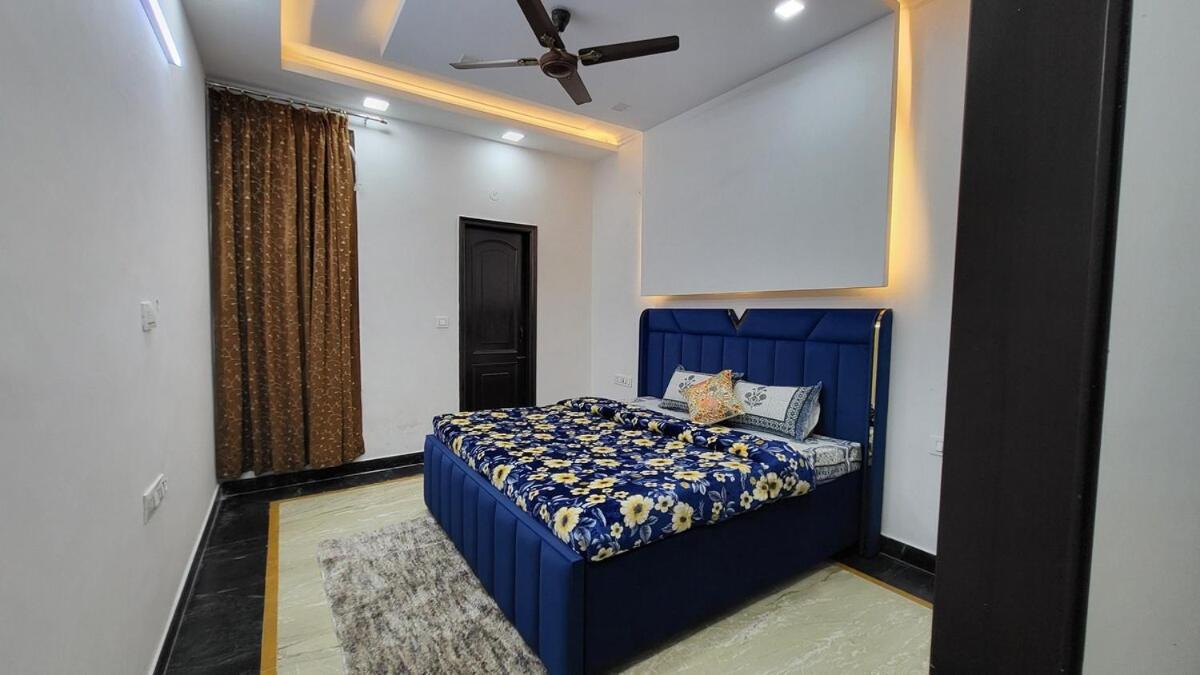 Apartment Vacationbuddy 3 Bedroom Paschim Vihar Jwala Heri
