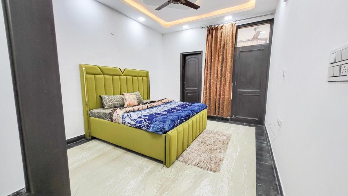 Apartment Vacationbuddy 3 Bedroom Paschim Vihar Jwala Heri *