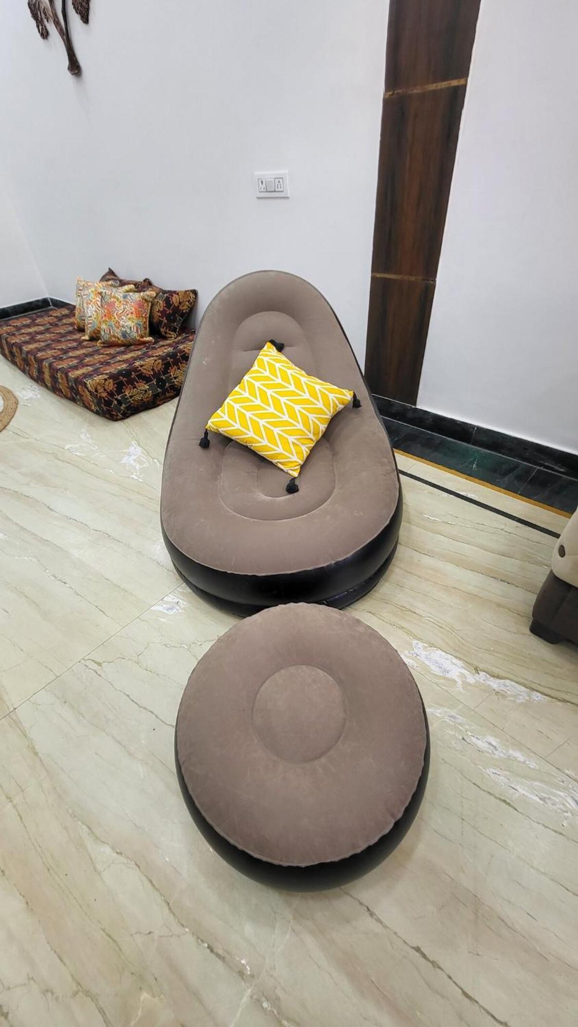 Vacationbuddy 3 Bedroom Paschim Vihar Jwala Heri *