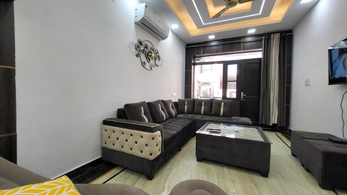 Vacationbuddy 3 Bedroom Paschim Vihar Jwala Heri