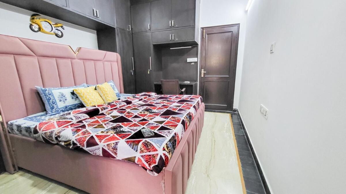 Apartment Vacationbuddy 3 Bedroom Paschim Vihar Jwala Heri *