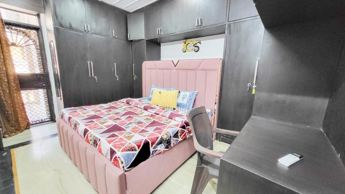 Apartment Vacationbuddy 3 Bedroom Paschim Vihar Jwala Heri New Delhi