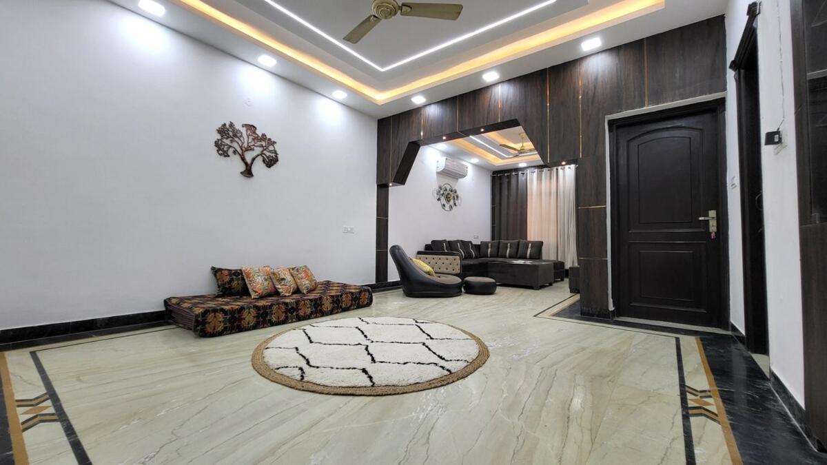 Vacationbuddy 3 Bedroom Paschim Vihar Jwala Heri