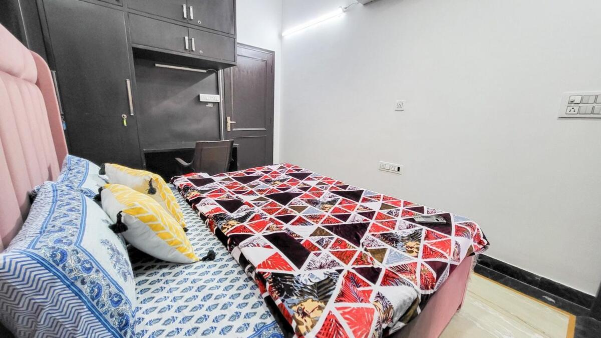 Apartment Vacationbuddy 3 Bedroom Paschim Vihar Jwala Heri *